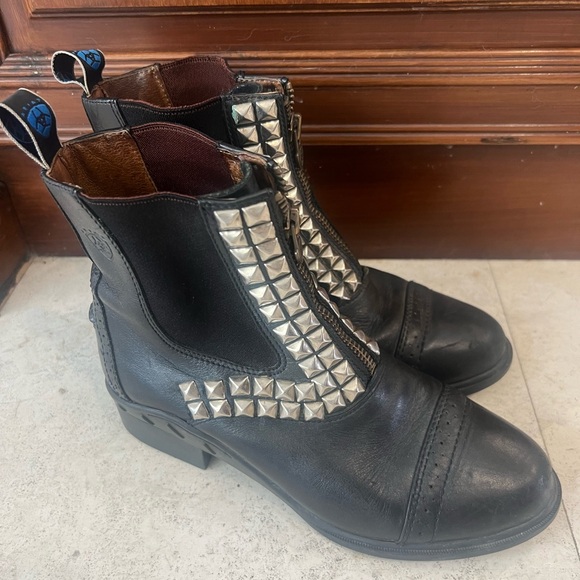 Arait studded boots moto bootie